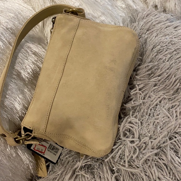 Tan suede Guess bag. - Picture 3 of 4